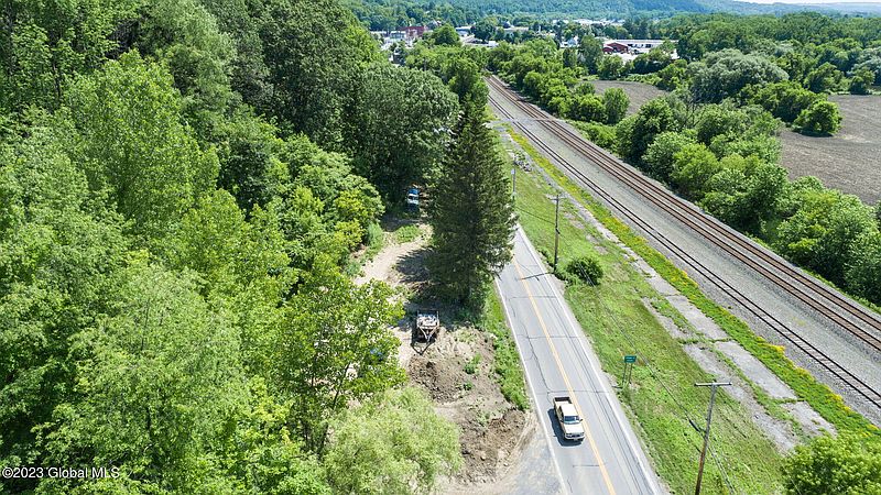 3rd image of 3546 State Highway 5