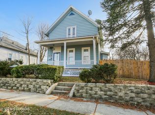 267 Summit St, Elgin, IL 60120