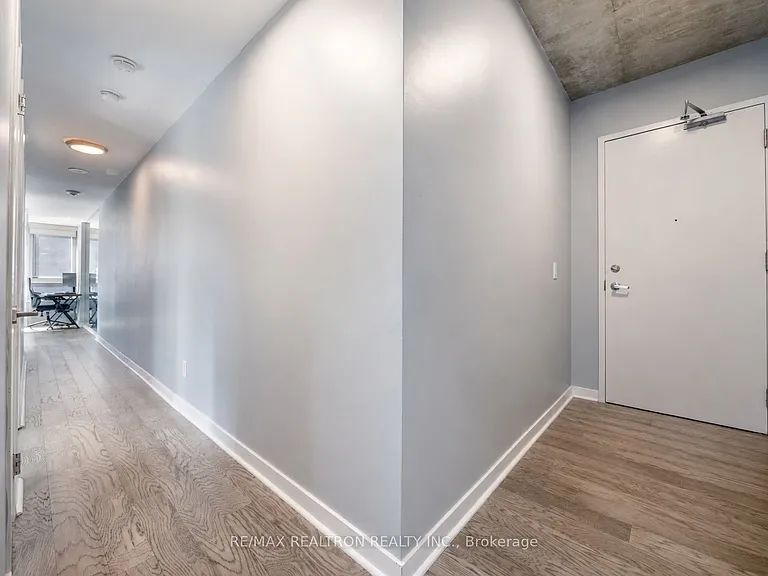 218 King St E #320 — Photo 5