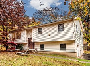 19 Sandy Brook Dr, Spring Valley, NY 10977