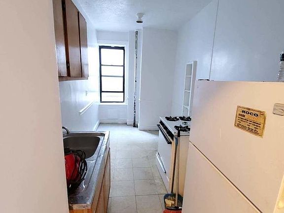 4th image of 85 Clarkson Ave APT 6C