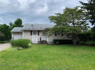 2 1st St, Syosset, NY 11791