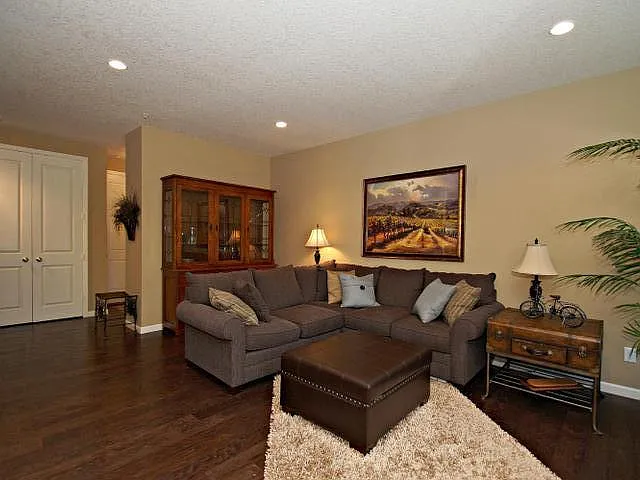 3 bed, 2407 sqft, $2,195 — Photo 3