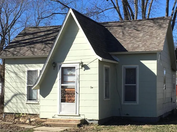 303 N Church St, Mulberry Grove, IL 62262