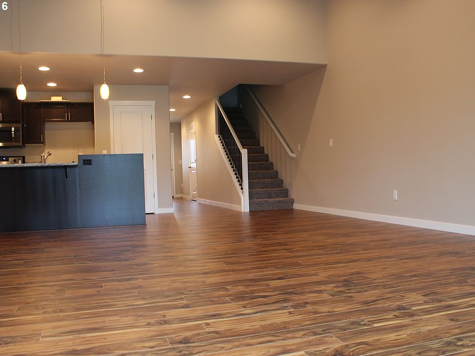 2nd image of 118 NE 14th St