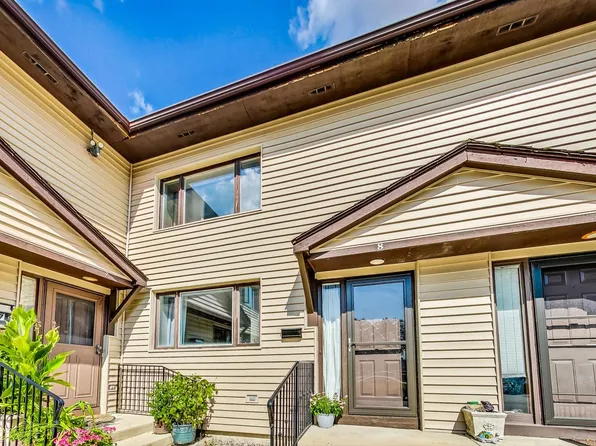 4735 Yender Ave APT 8, Lisle, IL 60532