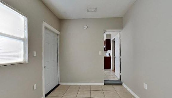 4th image of 615 Yelvington Ave