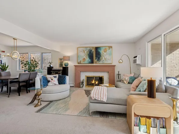 4360 Brookside Ct APT 201, Edina, MN 55436