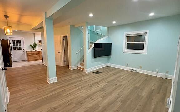4th image of 531 Winchester Ave