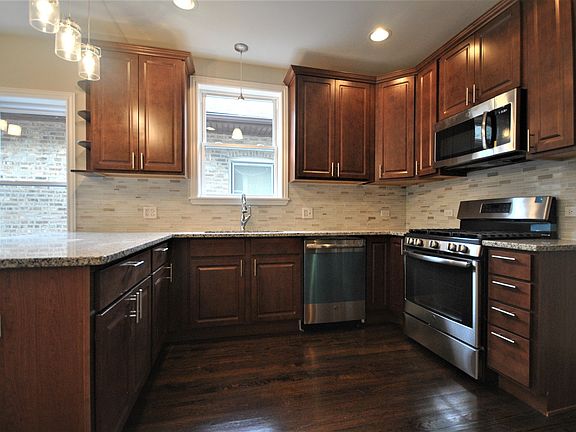 5th image of 1228 N Waller Ave