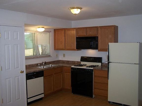 4th image of 3420 La Salle Dr
