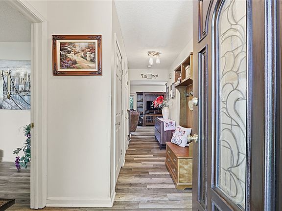 3rd image of 110 Shaftsbury Rd