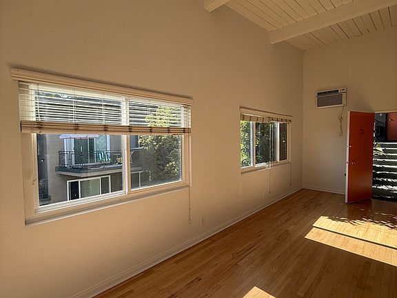 4th image of 1709 N Fuller Ave APT 25