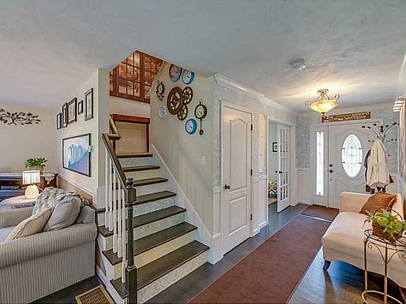 4th image of 24 Plantation Dr
