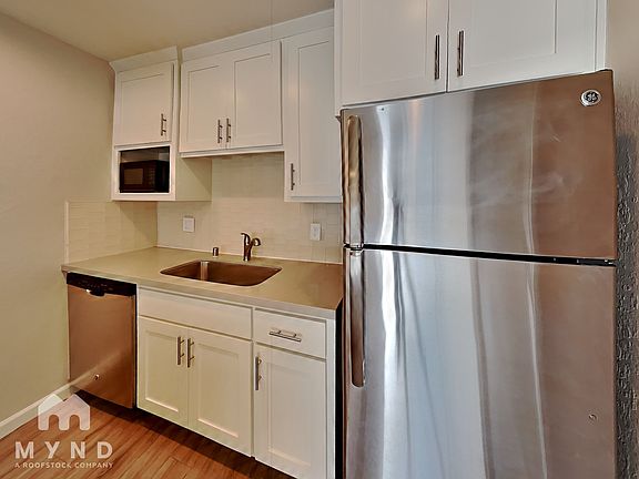 4th image of 2524 T St APT 14