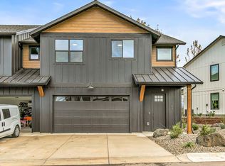 107 Golf View Dr, Eagle Point, OR 97524
