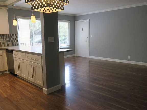 3rd image of 7638 Hampton Ave APT 4