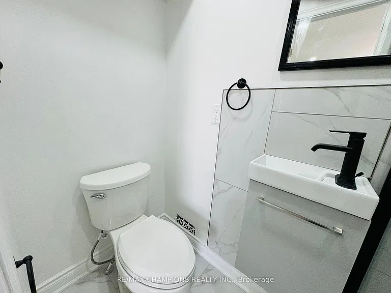 196 Caledonia Rd #2 — Photo 10