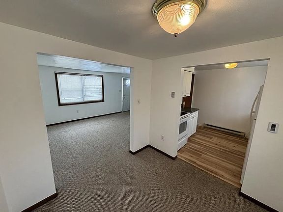 4th image of 245 Laurel Dr #8