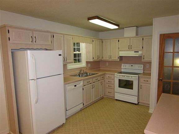 5th image of 2041 Sunsweet Ct