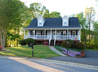 680 Hunters Knoll Rd, Winston Salem, NC 27106