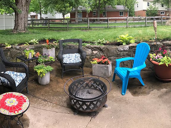 Private sunk-in Patio