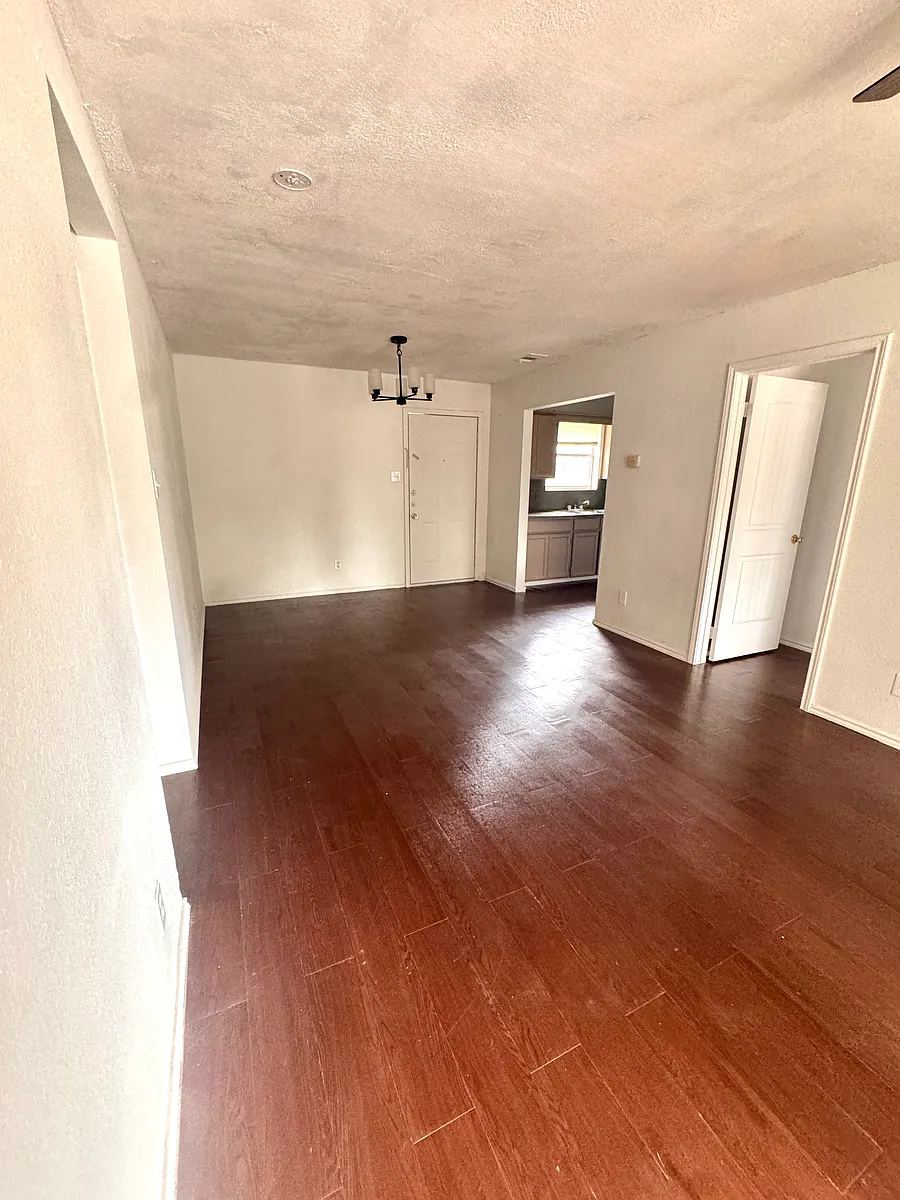 Building Photo - 4003 Aggassi Dr