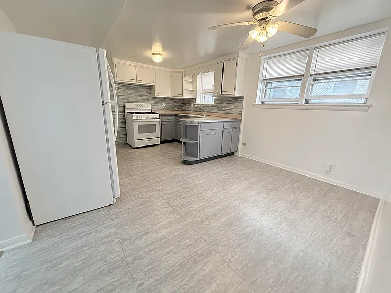 6520 N Richmond St #B — Photo 4