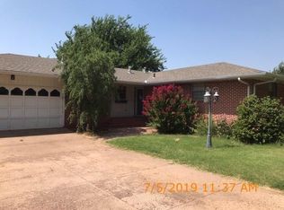 703 W 4th St, Granite, OK 73547