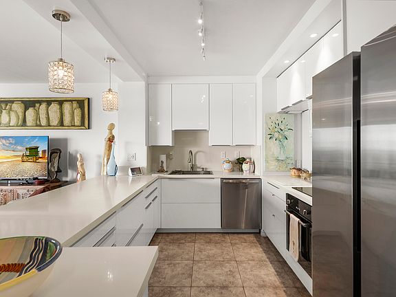 5th image of 11111 Biscayne Blvd #807