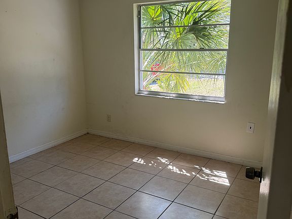 5th image of 7019 N Palmetto Ln