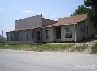 180 Main St, Weston, MO 64098