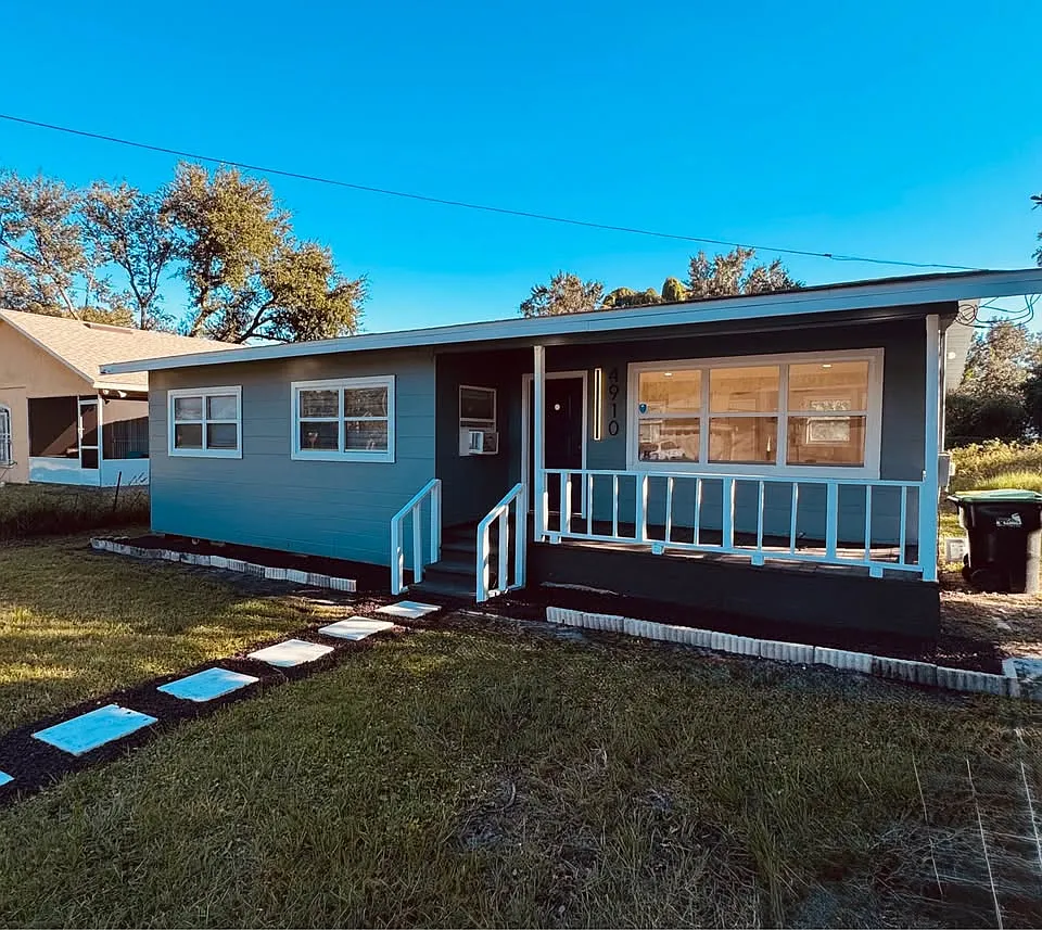 3 bed, 1150 sqft, $2,100 — Photo 3