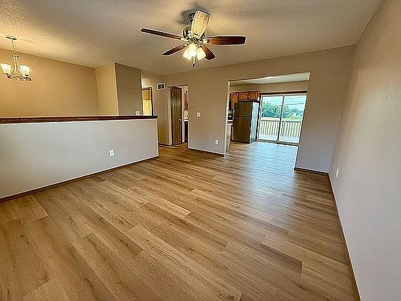 5th image of 452 Orchard Ct
