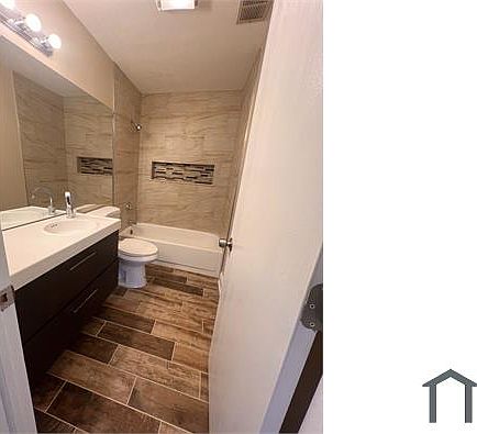 5th image of 360 Newport Ln APT D2