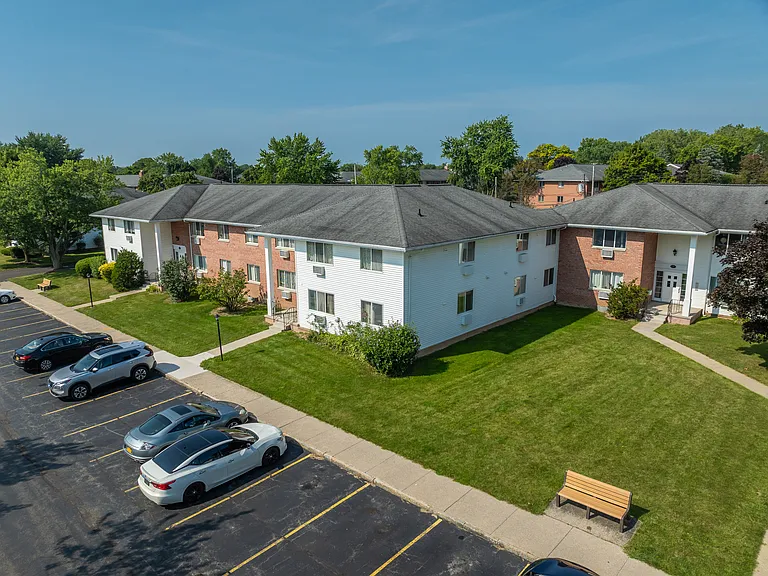 Clintwood Apartments — Photo 17