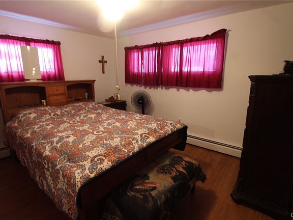 5th image of 206 Sandra Ln
