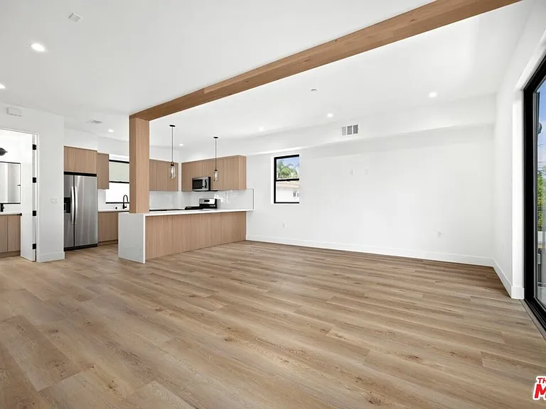 5543 1/2 Calhoun Ave — Photo 2