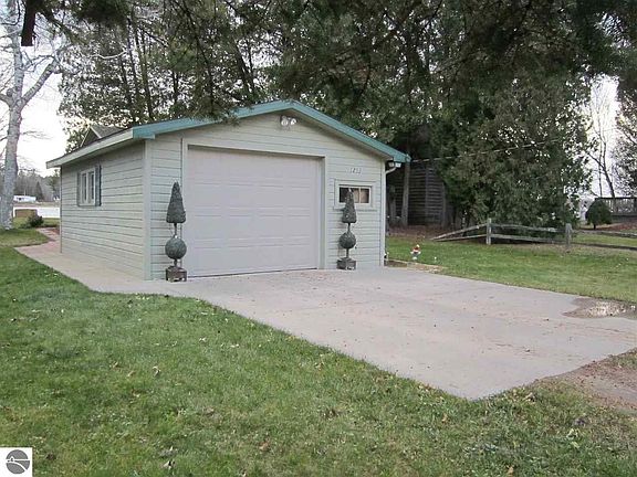 3rd image of 1213 N Waterfront Dr