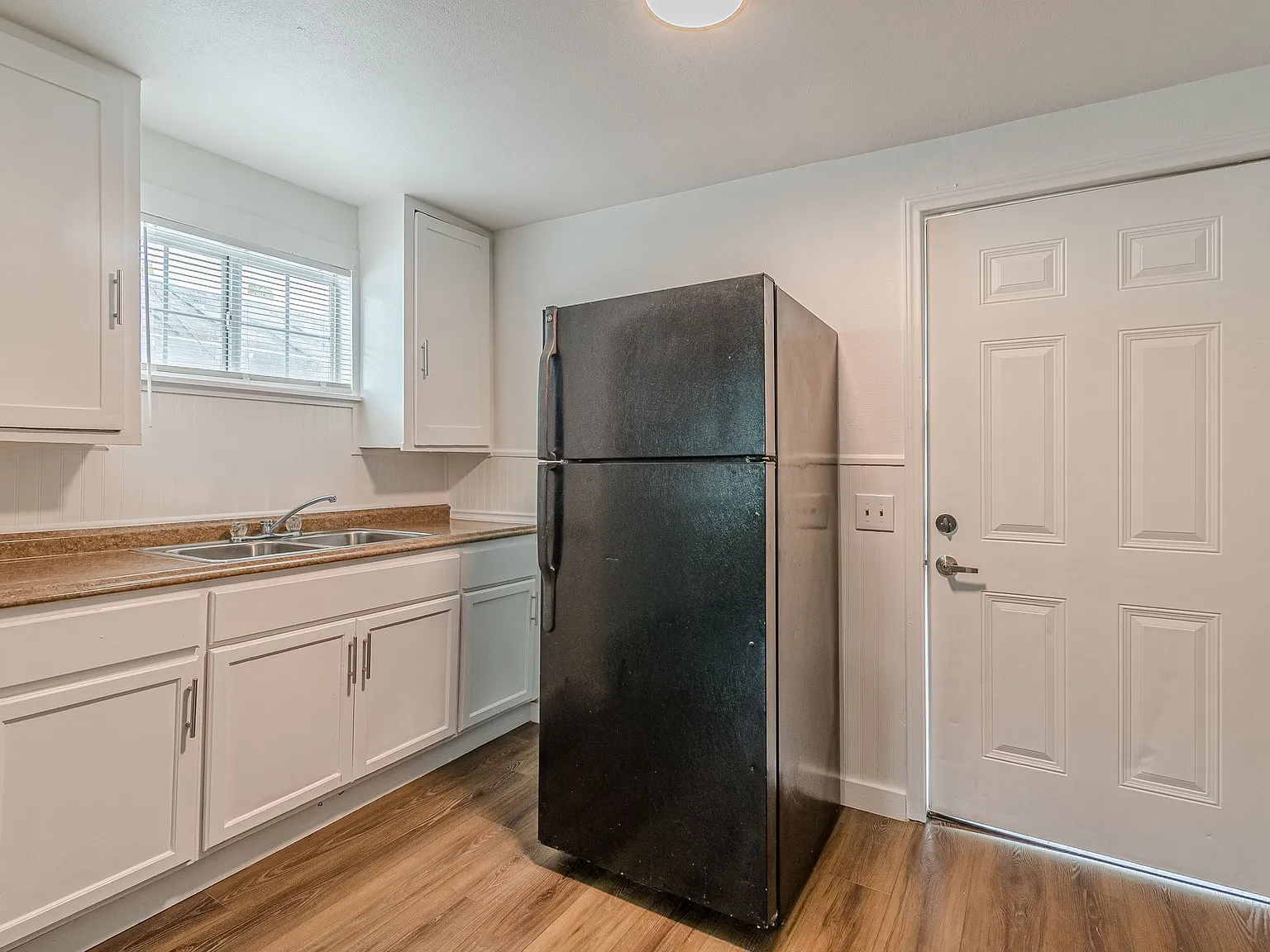 646 Avant Avenue - 3 — Photo 4