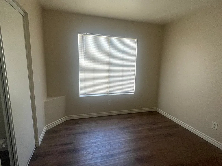 14695 Upland Ave — Photo 17