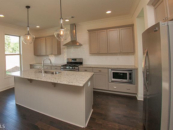 5th image of 1796 Hanover West Dr
