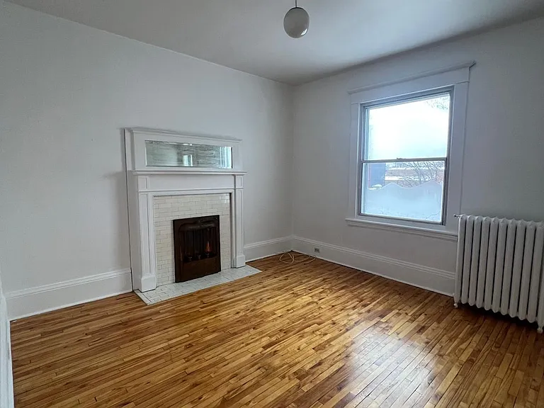 362 Friel St — Photo 3