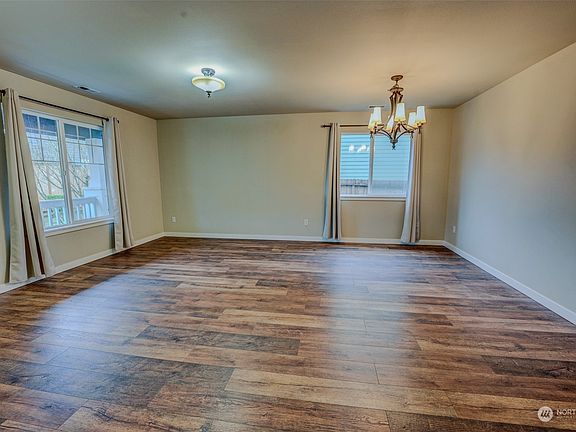 5th image of 13719 116th Avenue Ct E