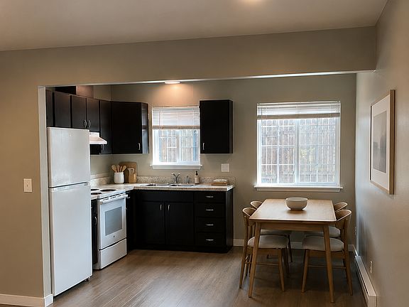 2nd image of 4004 W Walnut St #4