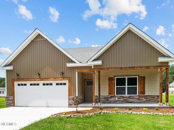 4224 Pinewood Drive, Ayden, NC 28513