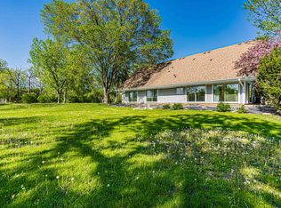 17W561 White Pine Rd, Addison, IL 60101