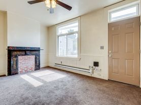 19 - 709-711 Industry