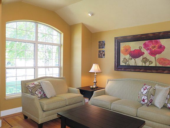 3rd image of 300 Springwood Ln