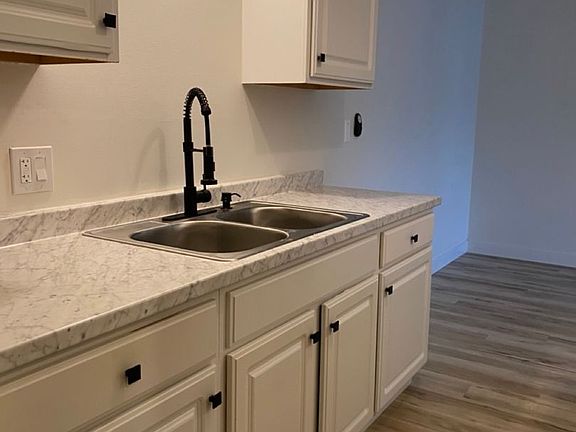4th image of 1016 Grand Ave #111